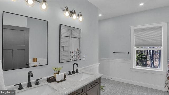 283 OWASSA DR, Pocono Lake, PA 18347