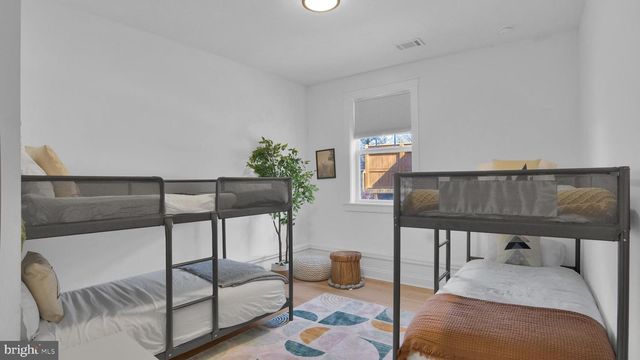 283 OWASSA DR, Pocono Lake, PA 18347