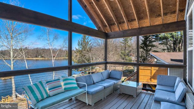 283 OWASSA DR, Pocono Lake, PA 18347