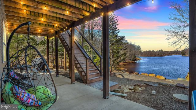 283 OWASSA DR, Pocono Lake, PA 18347