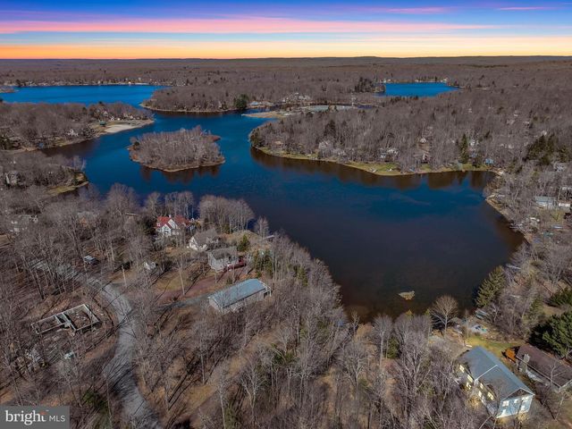 283 OWASSA DR, Pocono Lake, PA 18347