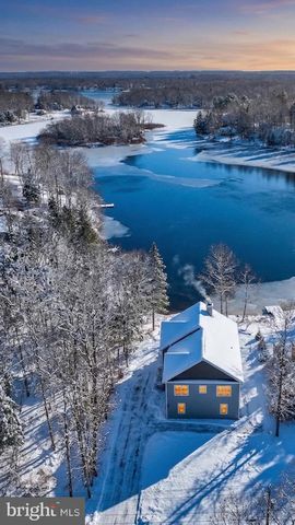 283 OWASSA DR, Pocono Lake, PA 18347