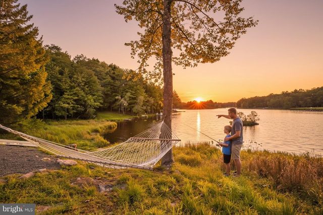 283 OWASSA DR, Pocono Lake, PA 18347