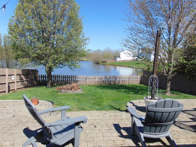 982 Youngs Creek Drive, Franklin, IN 46131