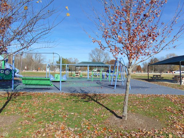 982 Youngs Creek Drive, Franklin, IN 46131