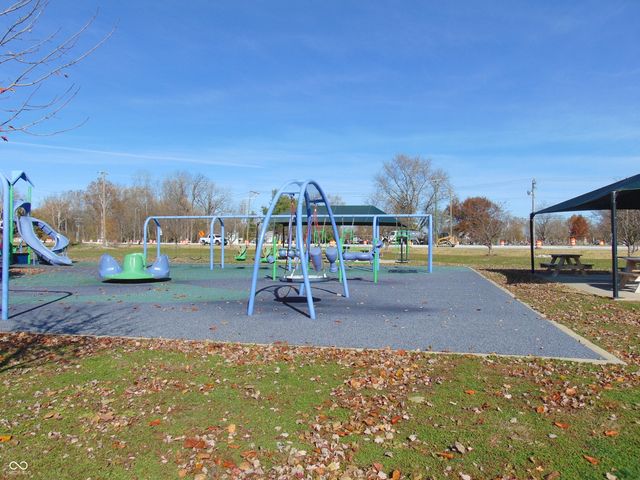 982 Youngs Creek Drive, Franklin, IN 46131