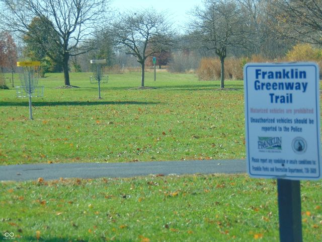 982 Youngs Creek Drive, Franklin, IN 46131