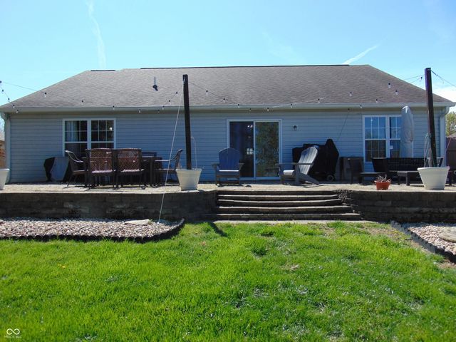 982 Youngs Creek Drive, Franklin, IN 46131