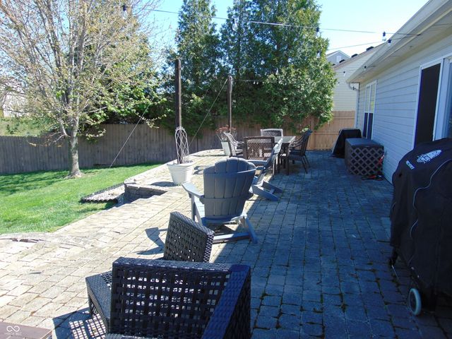982 Youngs Creek Drive, Franklin, IN 46131