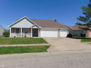 982 Youngs Creek Drive, Franklin, IN 46131