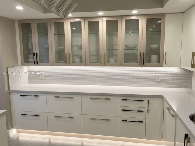 10180 W Bay Harbor Drive 0, Bay Harbor Islands, FL 33154