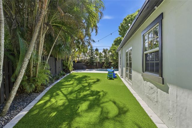 1612 SW 12th Court, Fort Lauderdale, FL 33312