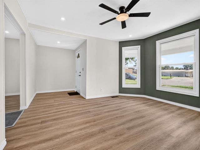 512 S Poplar Street, Sapulpa, OK 74066