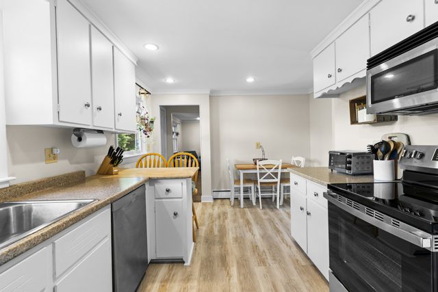 262 Main St, Rowley, MA 01969