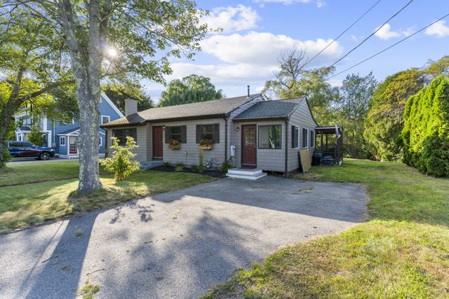 262 Main St, Rowley, MA 01969