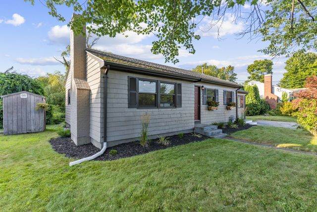 262 Main St, Rowley, MA 01969