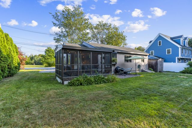 262 Main St, Rowley, MA 01969