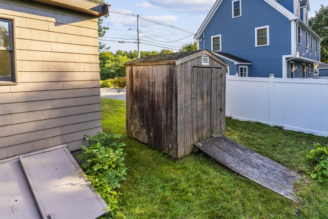 262 Main St, Rowley, MA 01969