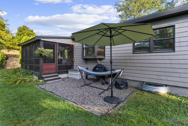 262 Main St, Rowley, MA 01969