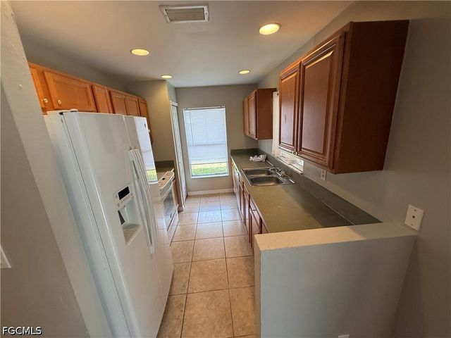 4427 29th ST SW, Lehigh Acres, FL 33973