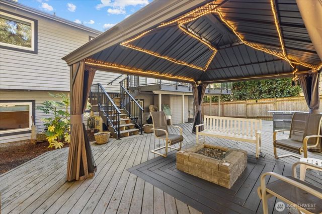 3718 NE 189th Place, Lake Forest Park, WA 98155