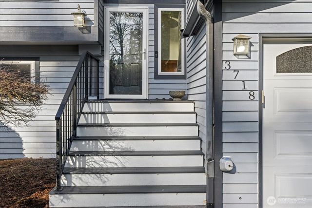 3718 NE 189th Place, Lake Forest Park, WA 98155