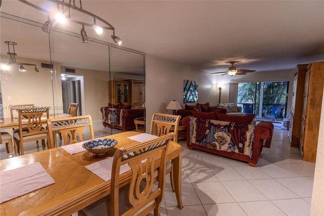 8931 N New River Canal Road 1E, Plantation, FL 33324