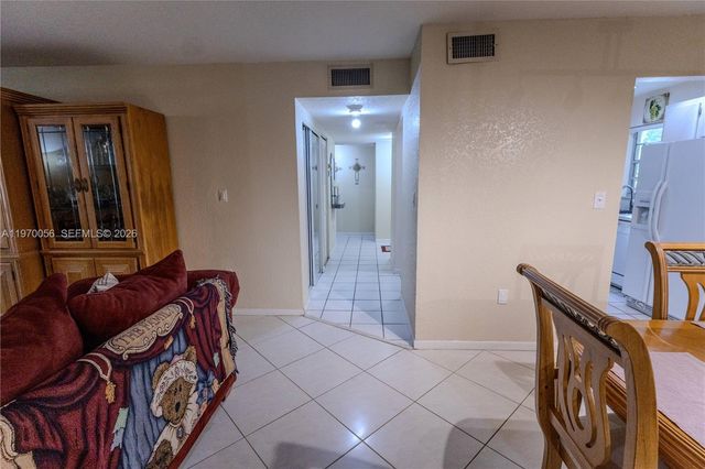 8931 N New River Canal Road 1E, Plantation, FL 33324
