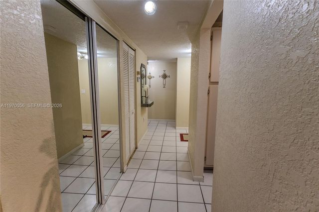 8931 N New River Canal Road 1E, Plantation, FL 33324