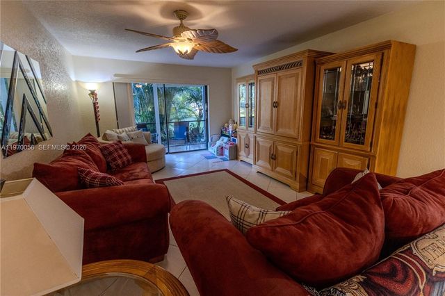 8931 N New River Canal Road 1E, Plantation, FL 33324