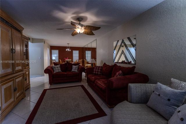 8931 N New River Canal Road 1E, Plantation, FL 33324