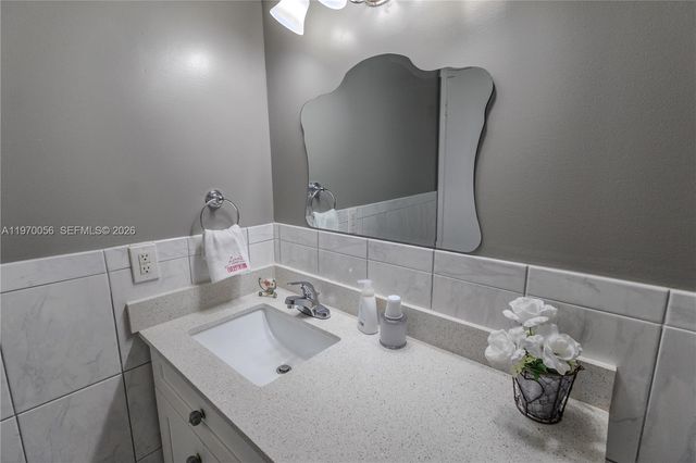 8931 N New River Canal Road 1E, Plantation, FL 33324
