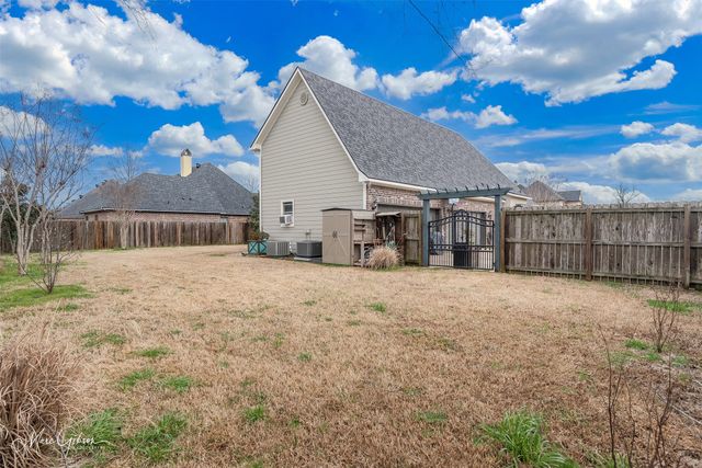 162 Captain HM Shreve, Shreveport, LA 71115