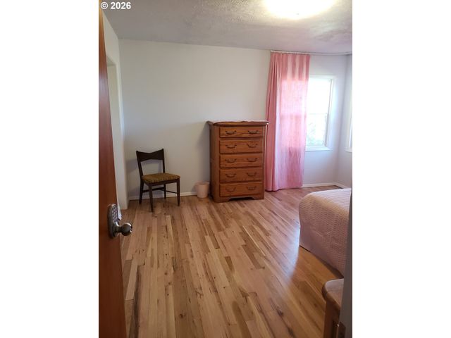 1441 W MAIN St, Molalla, OR 97038