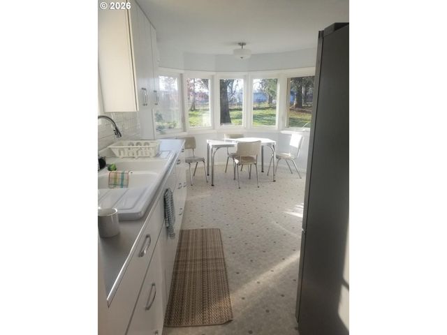 1441 W MAIN St, Molalla, OR 97038