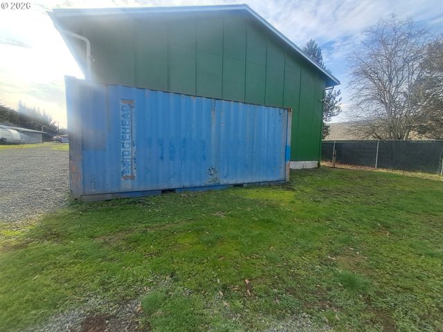 1441 W MAIN St, Molalla, OR 97038