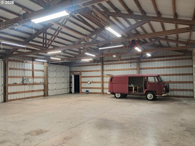 1441 W MAIN St, Molalla, OR 97038