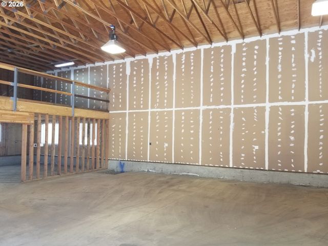 1441 W MAIN St, Molalla, OR 97038