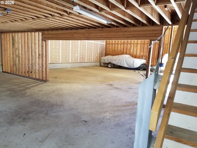 1441 W MAIN St, Molalla, OR 97038