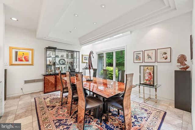 6 HUNT CLUB LN, Malvern, PA 19355