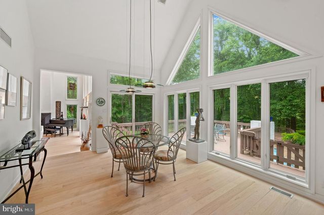 6 HUNT CLUB LN, Malvern, PA 19355