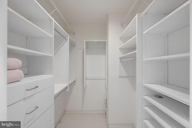 6 HUNT CLUB LN, Malvern, PA 19355