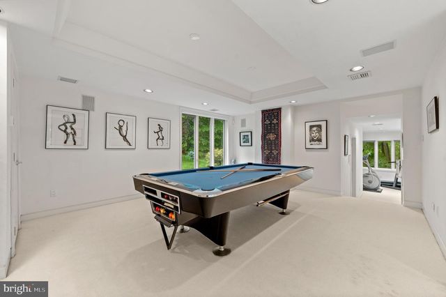 6 HUNT CLUB LN, Malvern, PA 19355