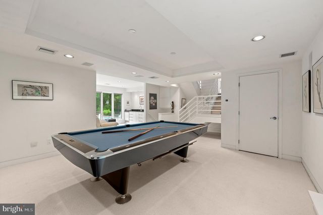 6 HUNT CLUB LN, Malvern, PA 19355