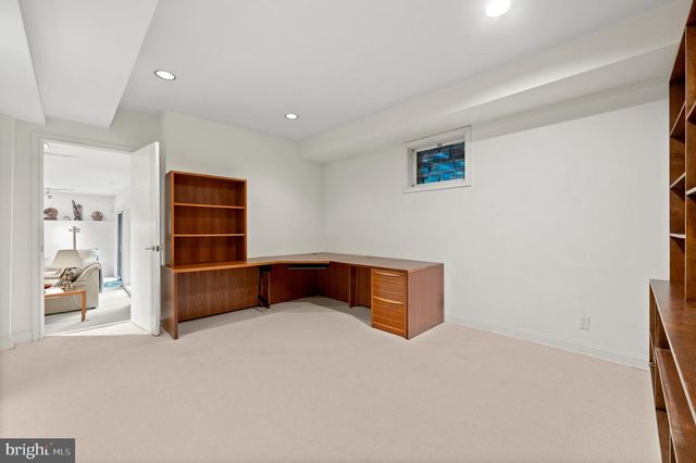 6 HUNT CLUB LN, Malvern, PA 19355