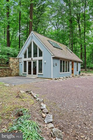 6 HUNT CLUB LN, Malvern, PA 19355