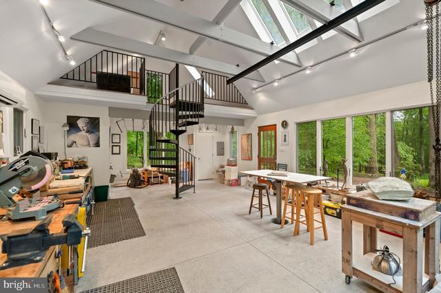 6 HUNT CLUB LN, Malvern, PA 19355