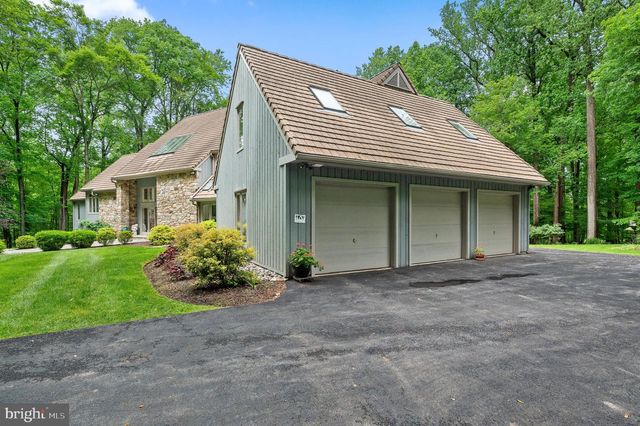 6 HUNT CLUB LN, Malvern, PA 19355