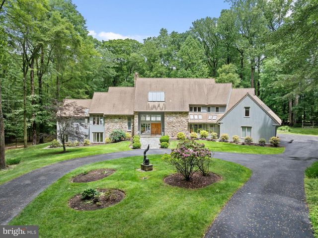 6 HUNT CLUB LN, Malvern, PA 19355