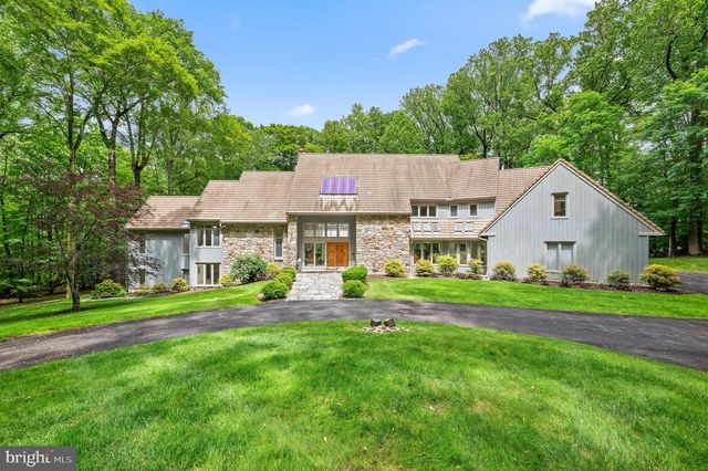 6 HUNT CLUB LN, Malvern, PA 19355